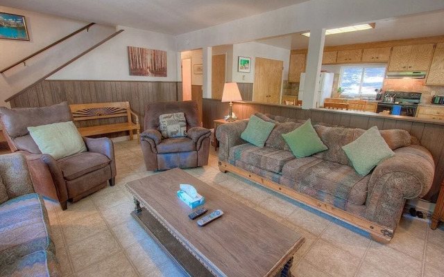 Foothill Folly 4 Bedroom Home by RedAwning