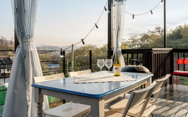 Yeonorang Park Pool Villa in Pohang