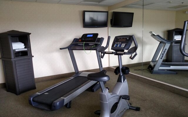 Holiday Inn Express Toledo West - Napoleon by IHG