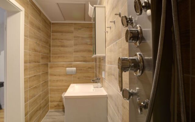 Lounge an der Kirche