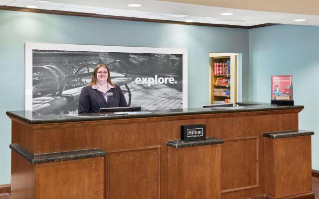 Hampton Inn & Suites Savannah-Airport