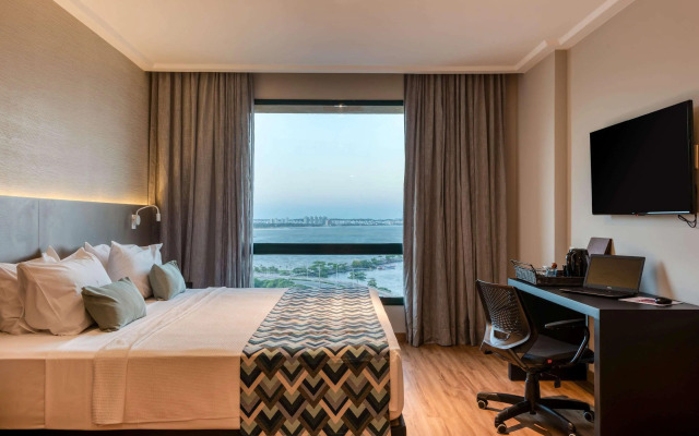 Comfort Suites Vitoria