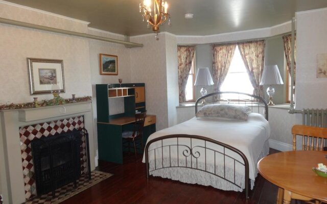 A Tanners Home Inn Bed and Breakfast