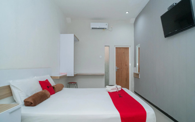 RedDoorz Syariah near Transmart MX Malang