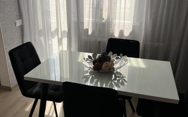 Пять звезд Кассиопеи на улице Мечникова 37