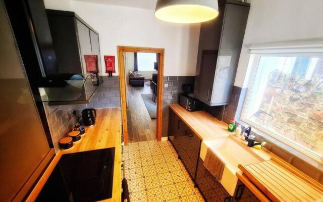 Lovely 3 bedroom house with garden and parking