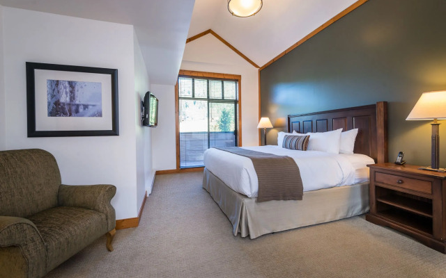 First Tracks Lodge, by Lodging Ovations