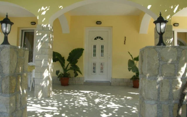 Beach Heaven Apartments