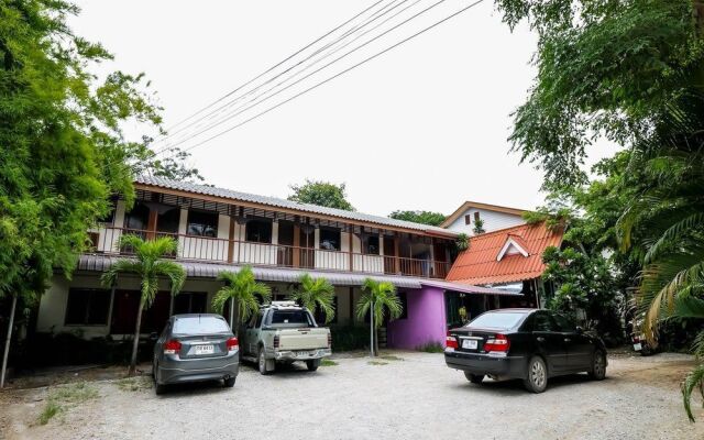 Nida Rooms Padad 1959 Night Bazaar