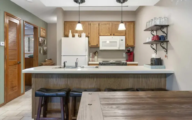 Vacay N Stay - Quiet Community Near Branson!