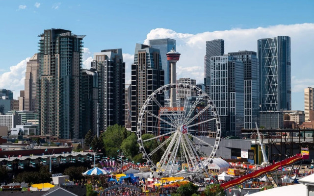 Luxury Condo With City Views Near Stampede Park