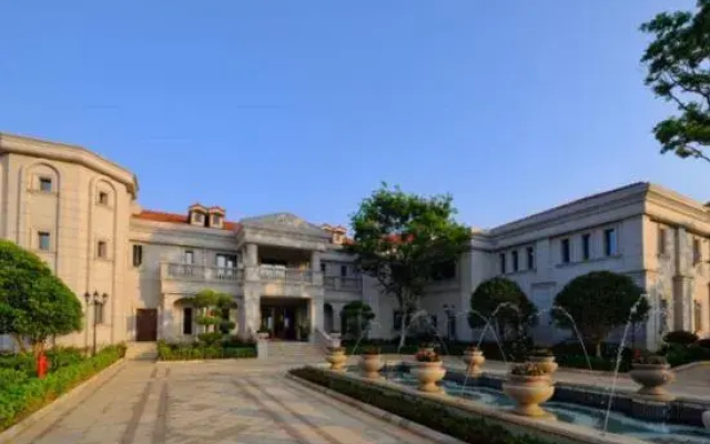 Chengjiang Small Courtyard Hotel