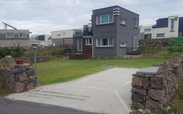 D2 House