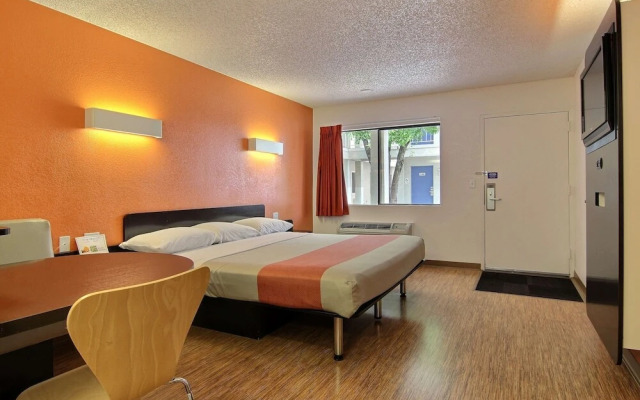 Ashley Hotel and Suites