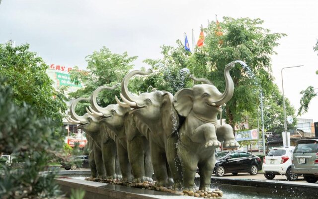 Elephants Hotel Buon Ma Thuot