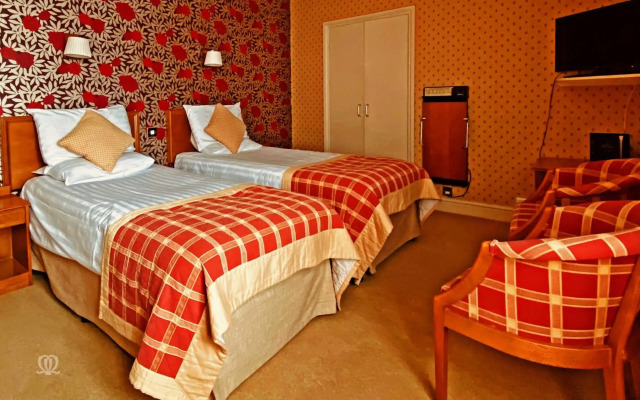 Metropole Hotel and Spa