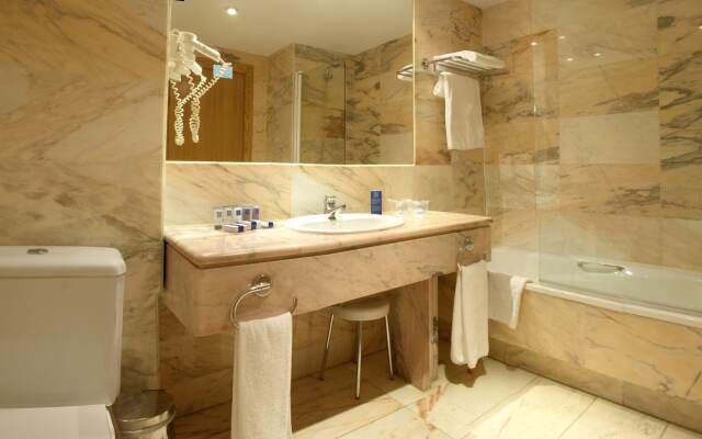 Hotel AR Parquesur