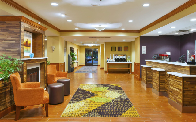 Hampton Inn Commerce Novi