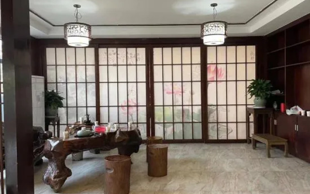 Xianju Tang Lantern Record Art Homestay