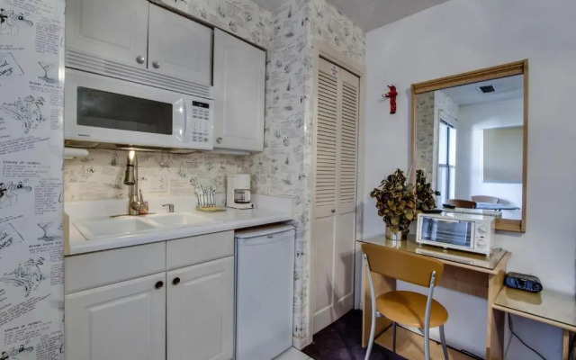 St Thomas Square MOA