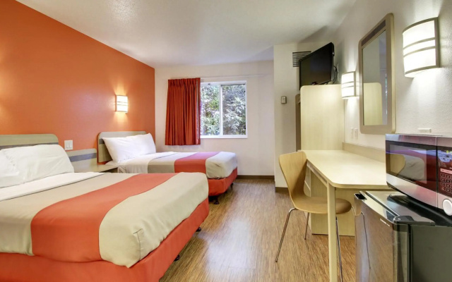 Motel 6 Springfield, IL