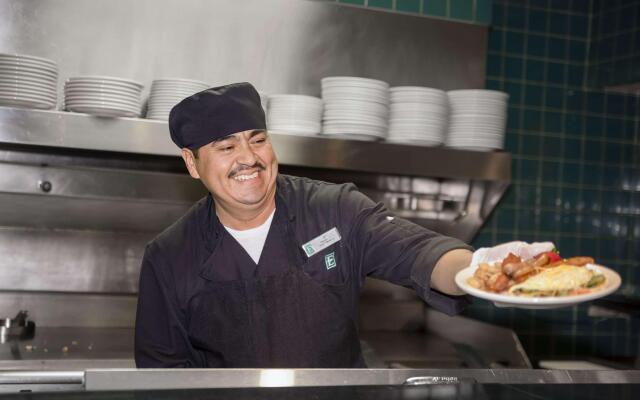 Motel 6 Phoenix, AZ – Sky Harbor