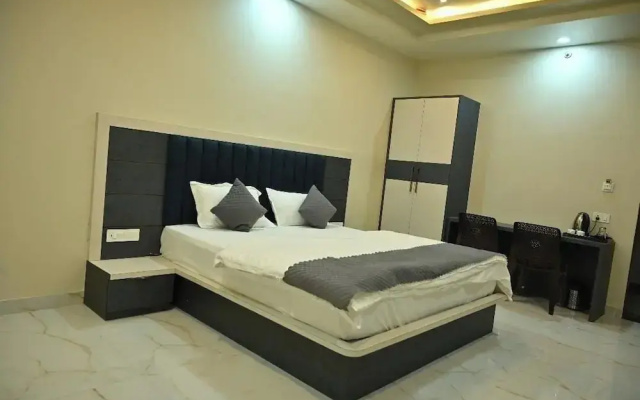 Hotel dinanath Khatoo