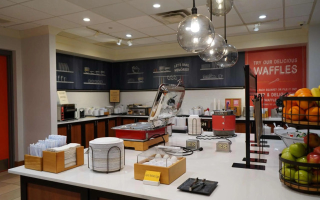 Hampton Inn & Suites Chicago/Aurora