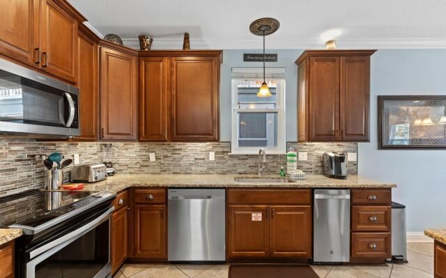 Champagne And Roses Fr 218 Tahitian Way