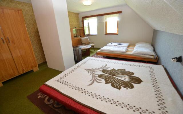 Mountain Chalet Hoja 1