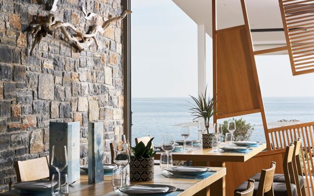Coriva Beach Hotel & Bungalows