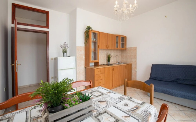 Beachfront Apartment Gaj 8