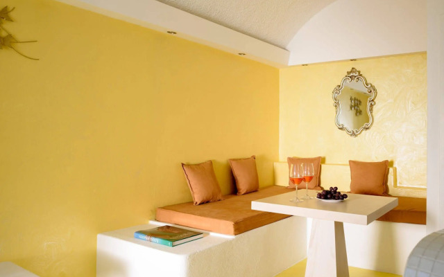 Abyssanto Suites & Spa