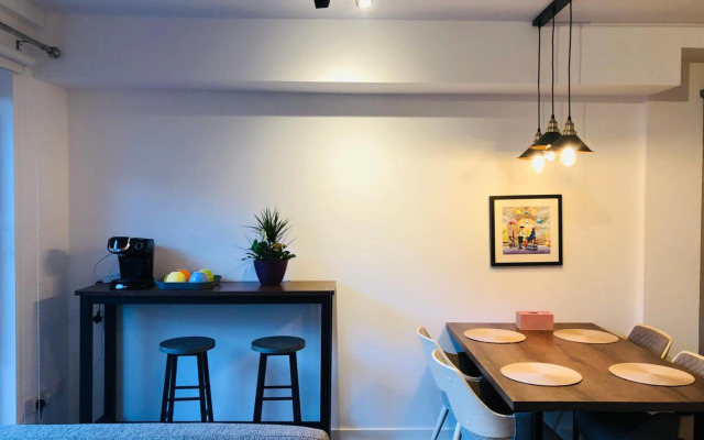 Apartment 2 bath free parking