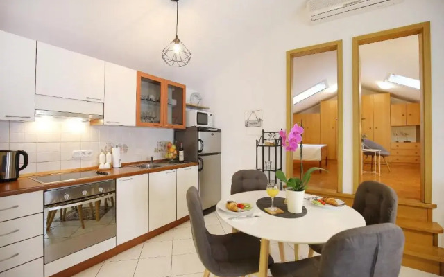 Stomorica Apartments