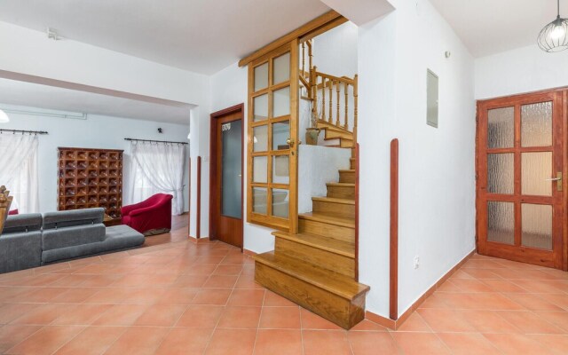 Awesome Home in Fazana With Wifi and 4 Bedrooms