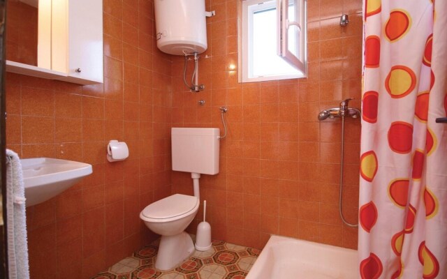 Stunning Home in Sparadici With Wifi and 2 Bedrooms