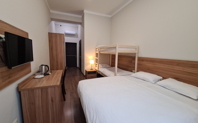 Бостон (Эсто-Садок)