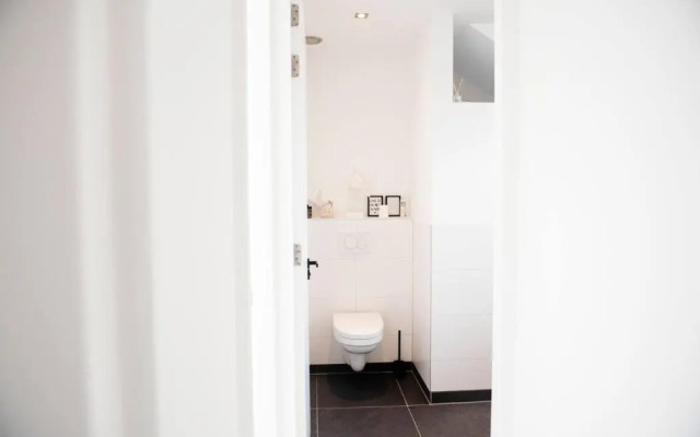 Luxury villa on peaceful location. Boat optional