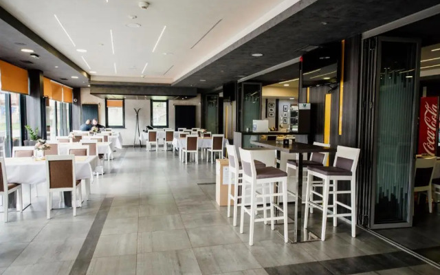 Hotel Comsar Rudo
