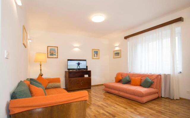 Apartment Mina