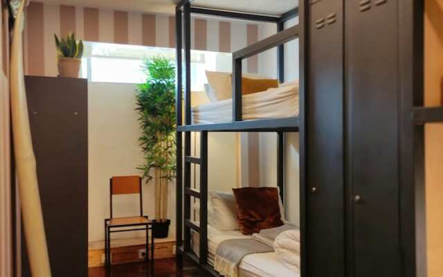 Caruma Surf Hostel & Suites