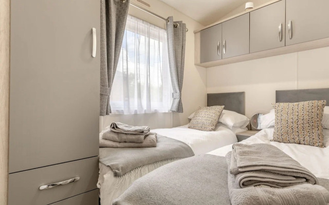 The Cotswold Holiday Lodge