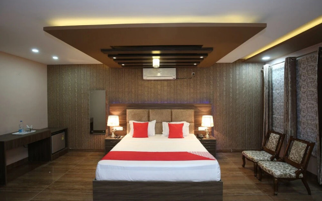 OYO 27743 Hotel Platina