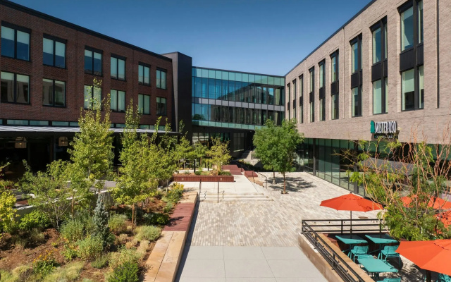 Moxy Boulder University