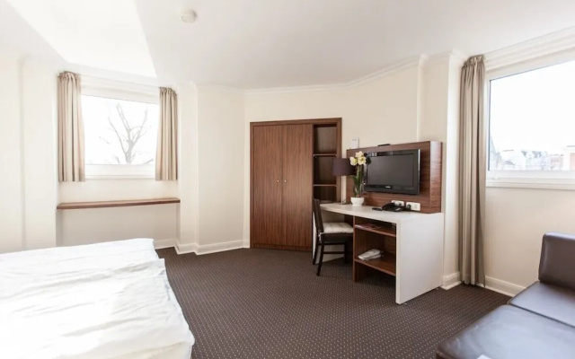 Hotel Excellent