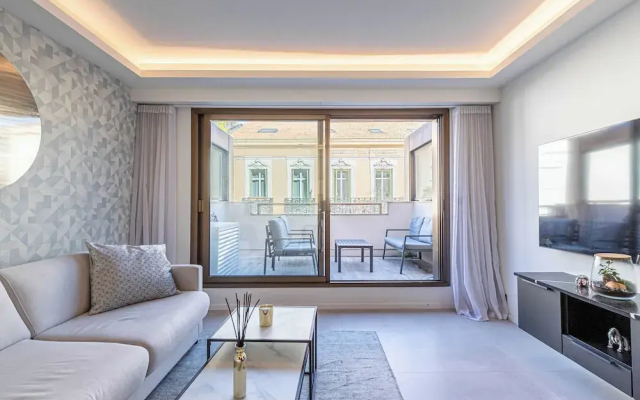 2 Room Apartment in Heart of Cannes+20m2 Terrace - Apartment in Cannes - Photo 3