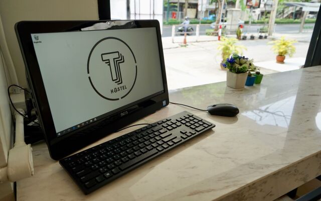 T Hostel at Victory Monument