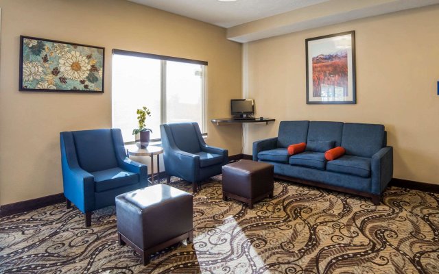 Comfort Inn & Suites North