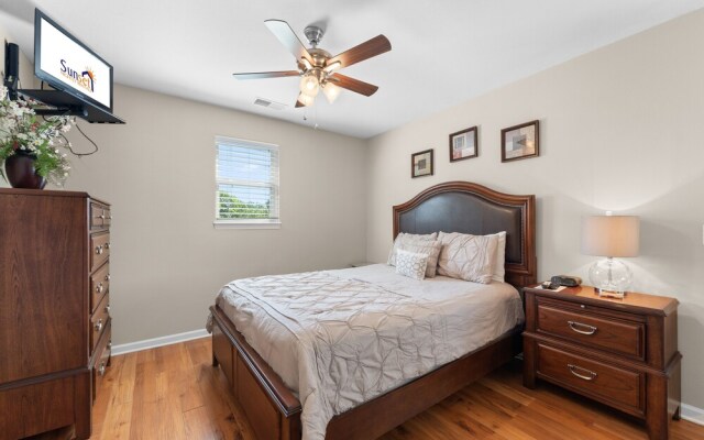 Heavenly Hideaway 2 Bedroom Condo by RedAwning